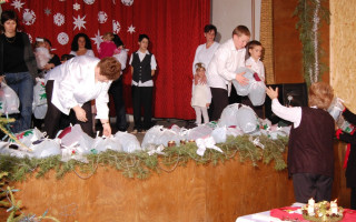 64-Mindenki-karacsonya-2010