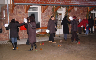 76-Mindenki-karacsonya-2012