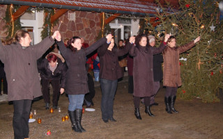 82-Mindenki-karacsonya-2012