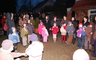 84-Mindenki-karacsonya-2012