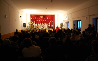 42-Mindenki-karacsonya-2013