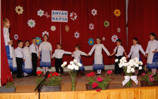 02-Anyak-napja-2014