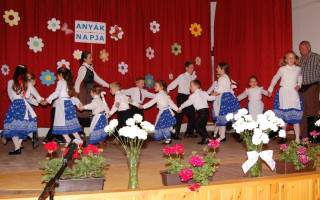 06-Anyak-napja-2014