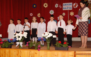 10-Anyak-napja-2014