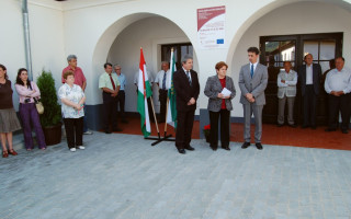 09-Kuturhaz-atadas-2013.-05.-05