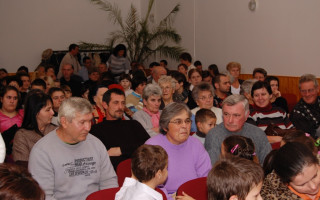 08-Mindenki-karacsonya-2013