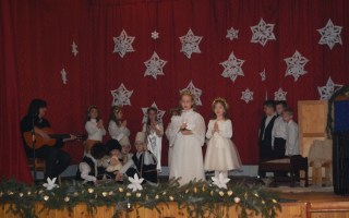 11-Mindenki-karacsonya-2019