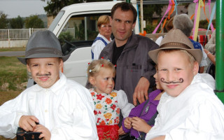 020-Szureti-felvonulas-2009