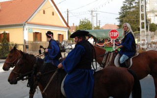 084-Szureti-felvonulas-2009