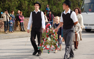 001-Szureti-felvonulas-2011