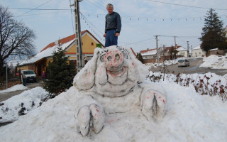 015-Toti-hodiszno-2010