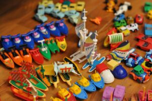 toys, toy, children toys, plastic toys, plastic, kinder toys, kinder surprise, color, colorful, colours, colors, miniature, brown surprise, plastic, plastic, kinder surprise, kinder surprise, kinder surprise, kinder surprise, kinder surprise